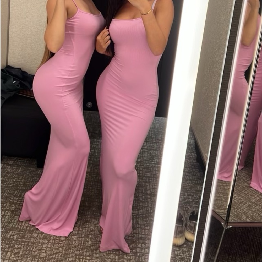 SKIMS Soft Lounge Long Slip Dress
Pink Valentine's Day Edition